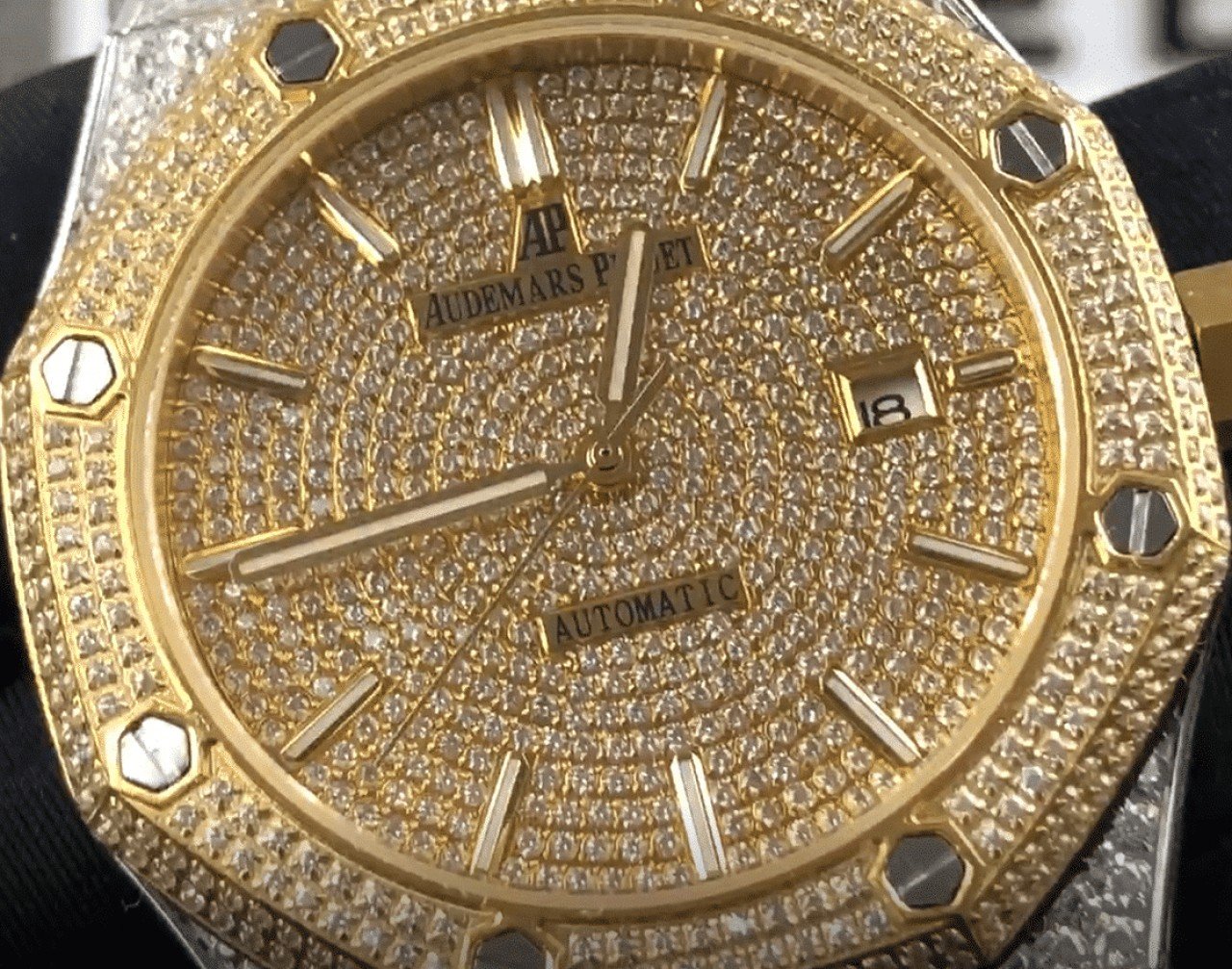  Audemars Piguet Royal Oak Iced Out Yellow Gold Replica 