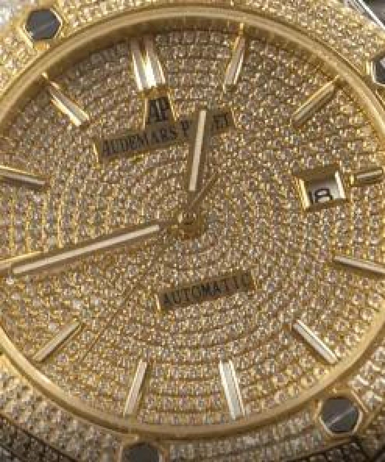  Audemars Piguet Royal Oak Iced Out Yellow Gold Replica 